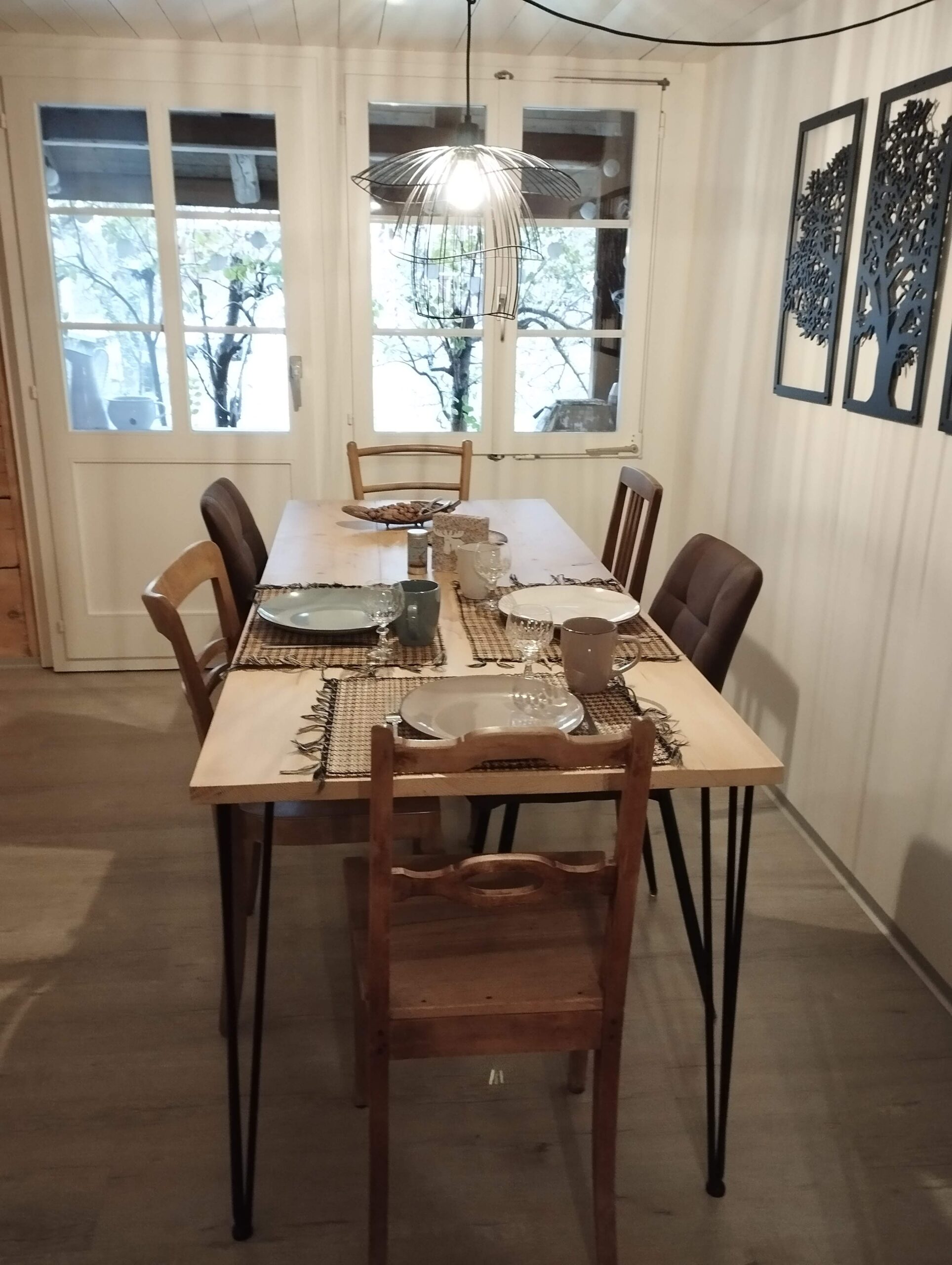 Essbereich im Ferienhaus Schwanderbärgli