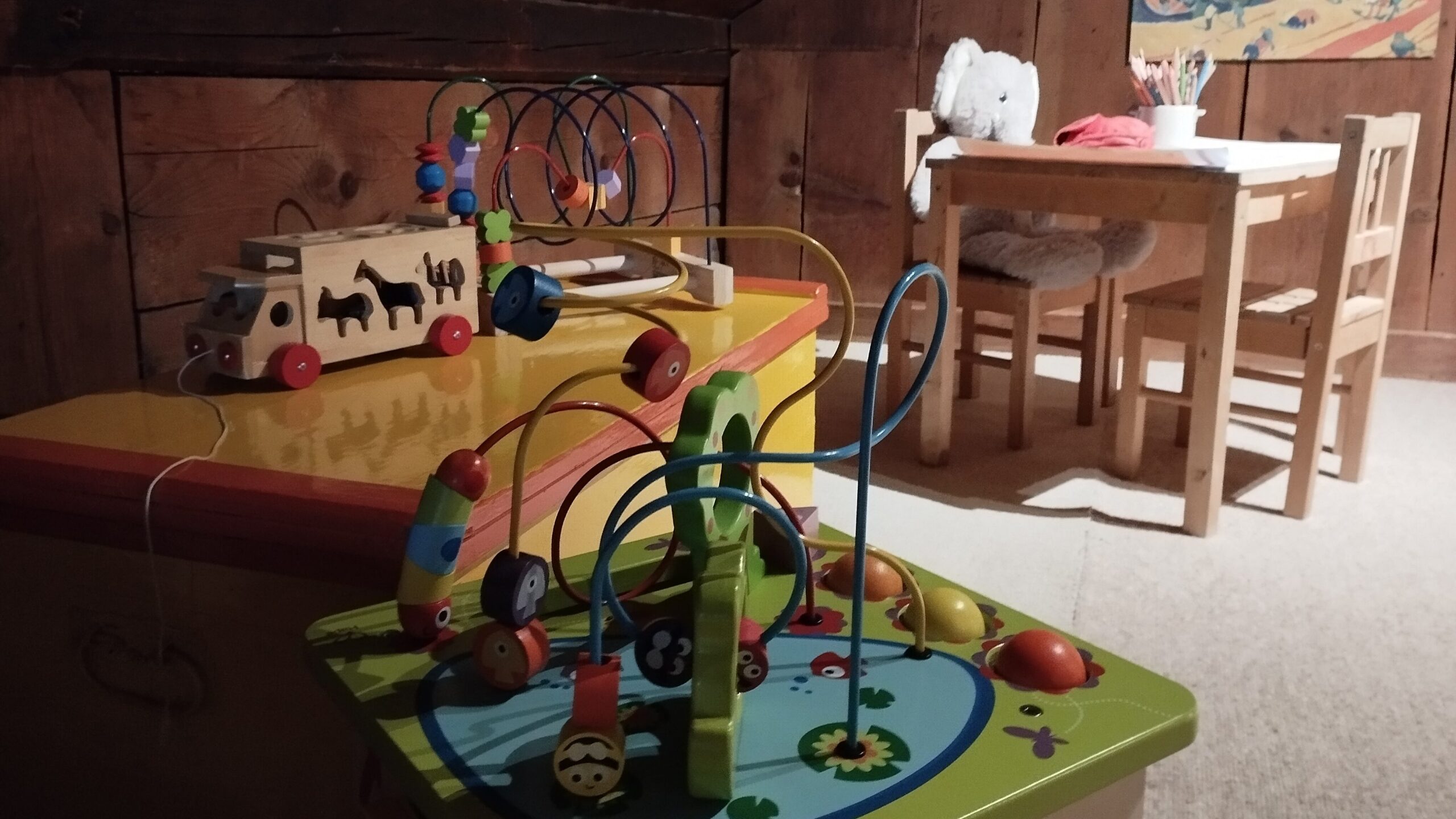 Kinderspielecke im Ferienhaus Schwanderbärgli